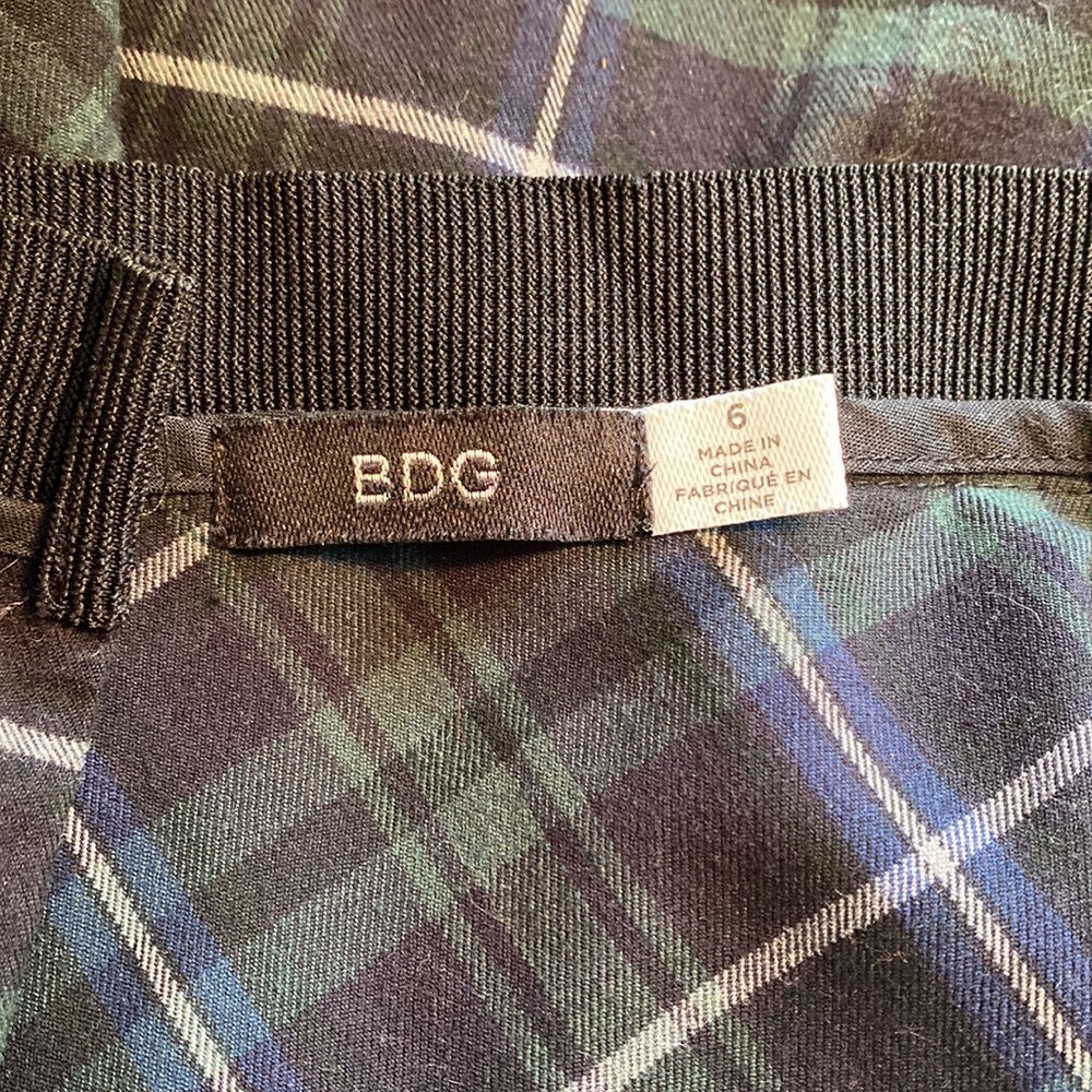 BDG Size 6 Plaid Skater Skirt - Picture 4 of 4